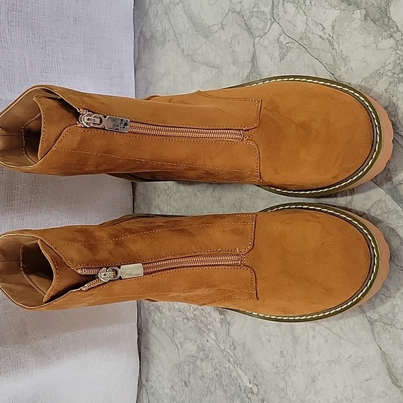 Women's Ankle Boots with Front Zipper and Square Heel - Picture 5 of 6